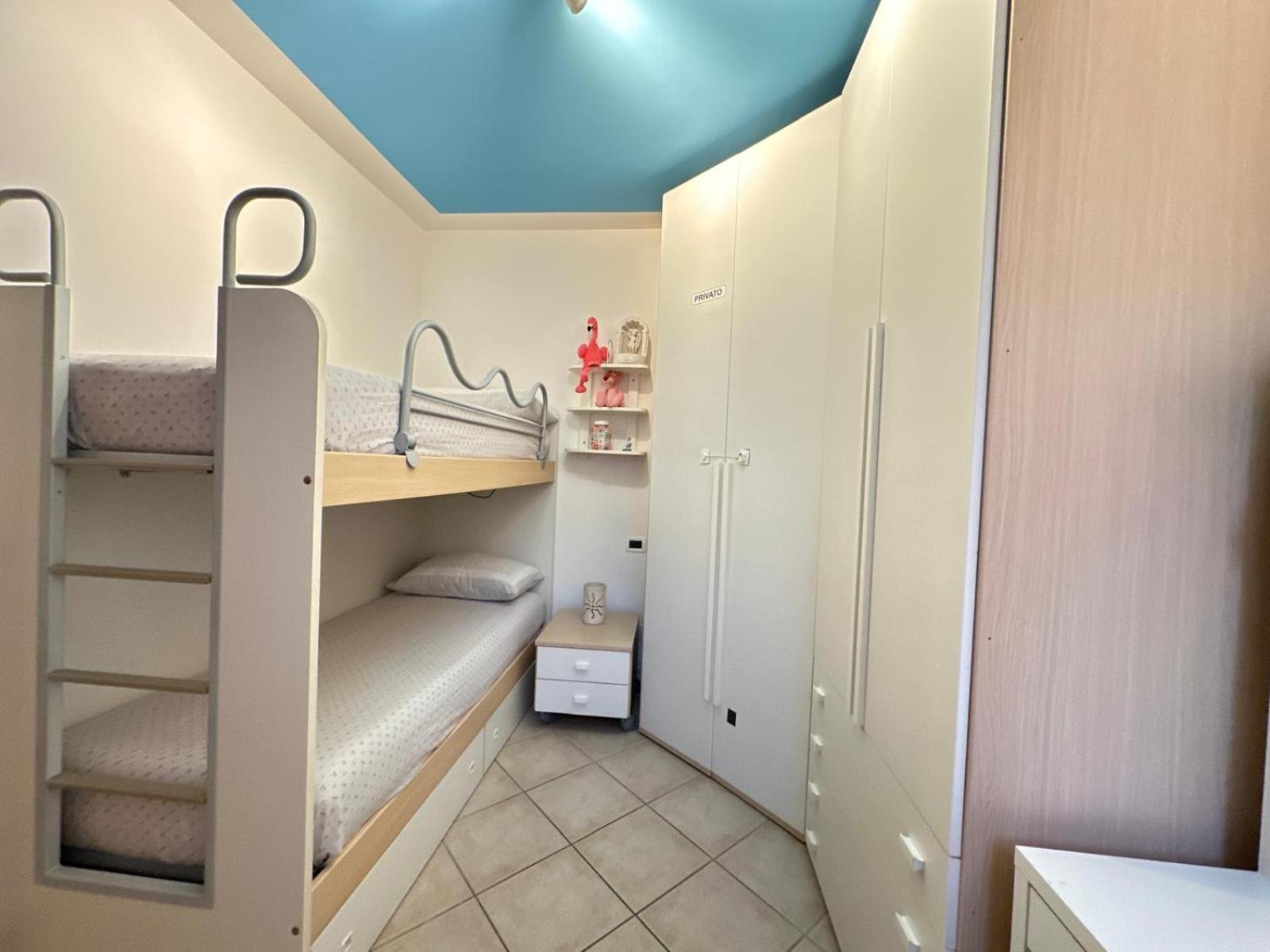 Holiday-Home-Desenzano Дезенцано-дель-Гарда Экстерьер фото